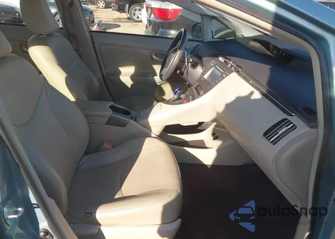 2014 Toyota Prius Three z USA, uszkodzony, nr VIN JTDKN3DU6E1839371